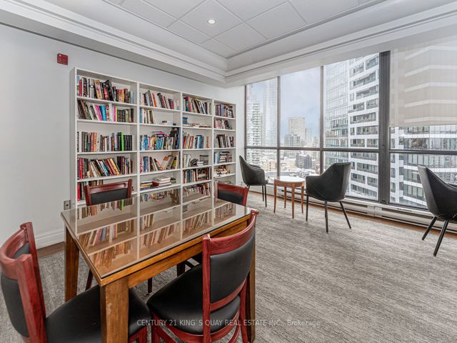 1407 - 24 Wellesley St W