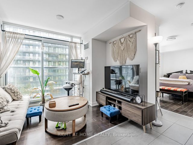 310 - 170 Fort York Blvd
