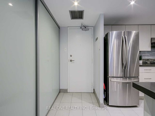 501 - 701 King St W