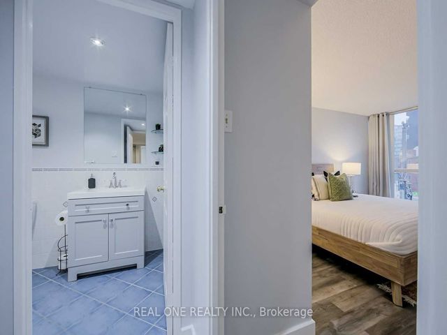 501 - 701 King St W
