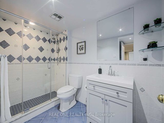 501 - 701 King St W
