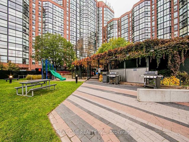 501 - 701 King St W