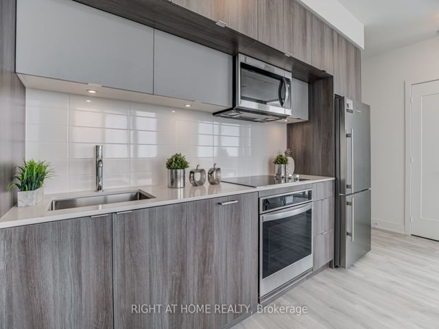 3603 - 575 Bloor St E