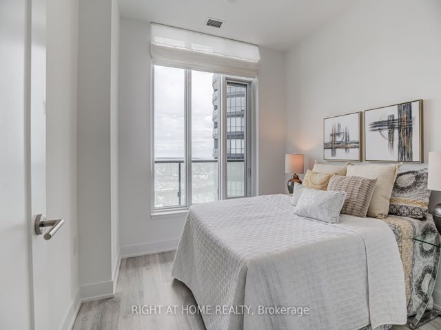 3603 - 575 Bloor St E