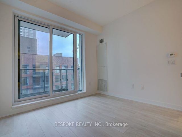 1107 - 130 River St