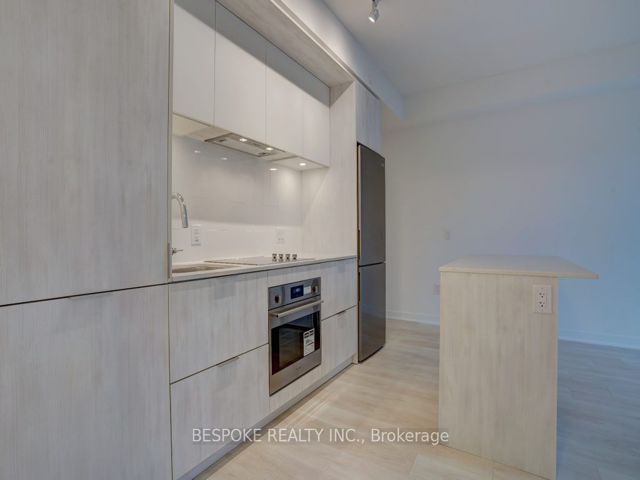 1107 - 130 River St