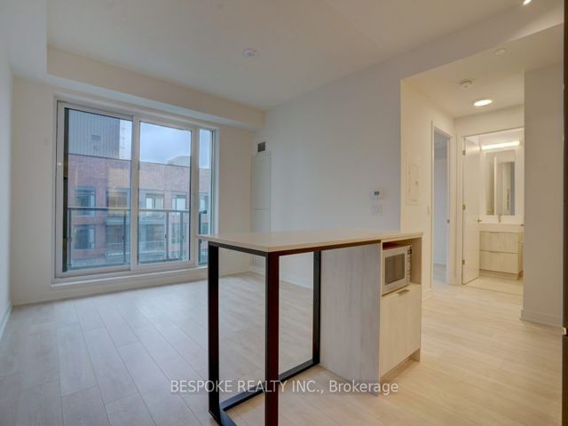 1107 - 130 River St