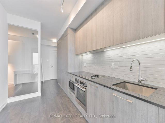 3312 - 3 Gloucester St