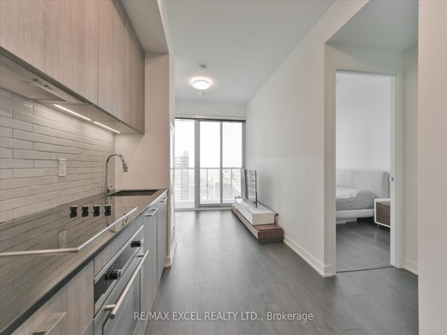 3312 - 3 Gloucester St