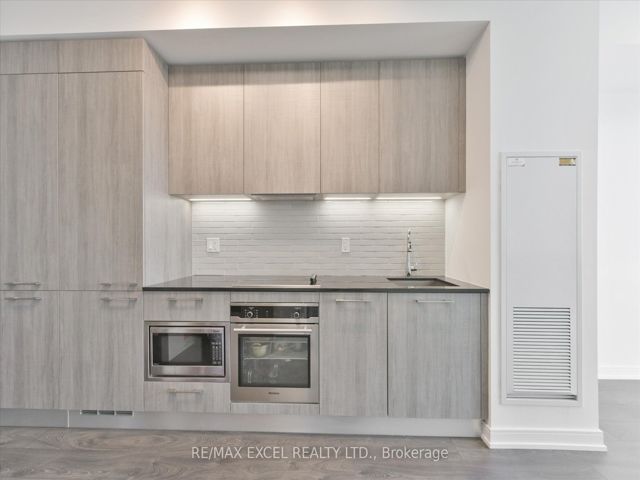 3312 - 3 Gloucester St