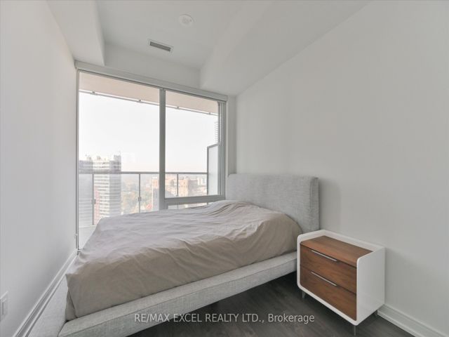 3312 - 3 Gloucester St