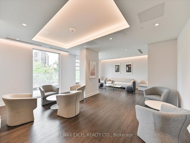 3312 - 3 Gloucester St