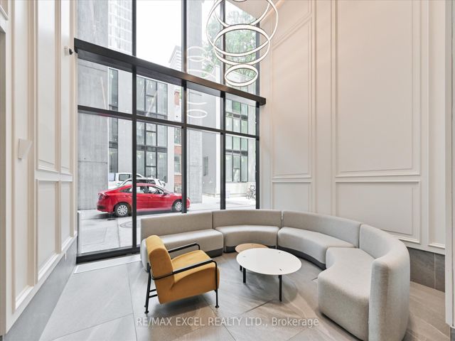 3312 - 3 Gloucester St