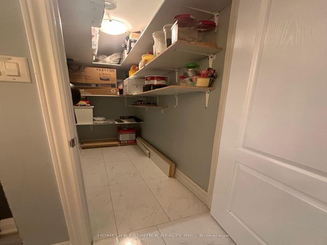 309 - 177 Linus Rd