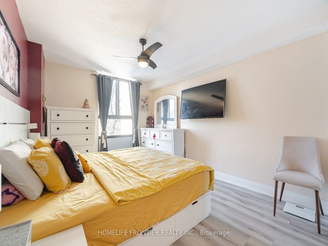309 - 177 Linus Rd