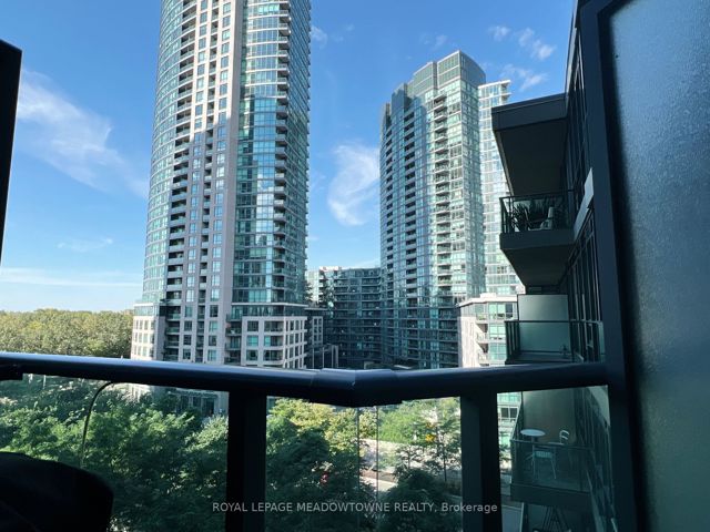 757 - 209 Fort York Blvd