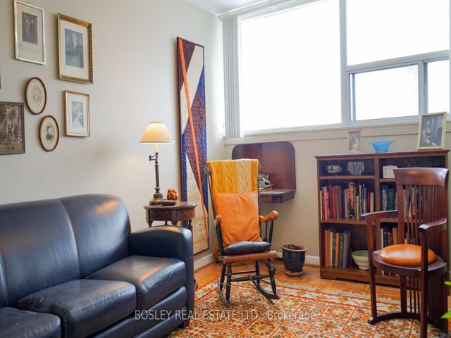 8B - 4 Deer Park Ave