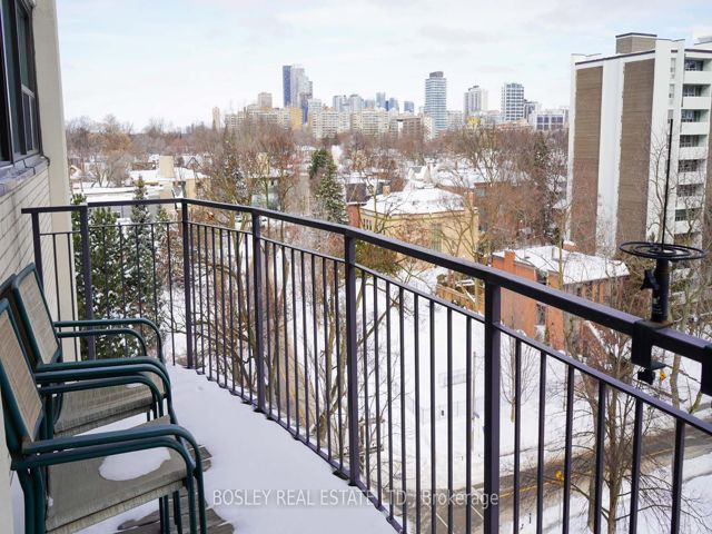 8B - 4 Deer Park Ave