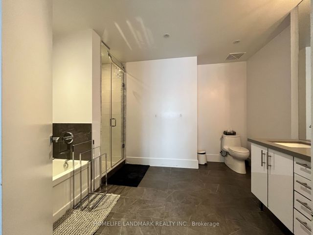 919 - 29 Queens Quay E