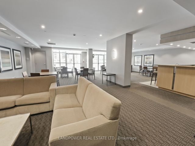 1701 - 4978 Yonge St