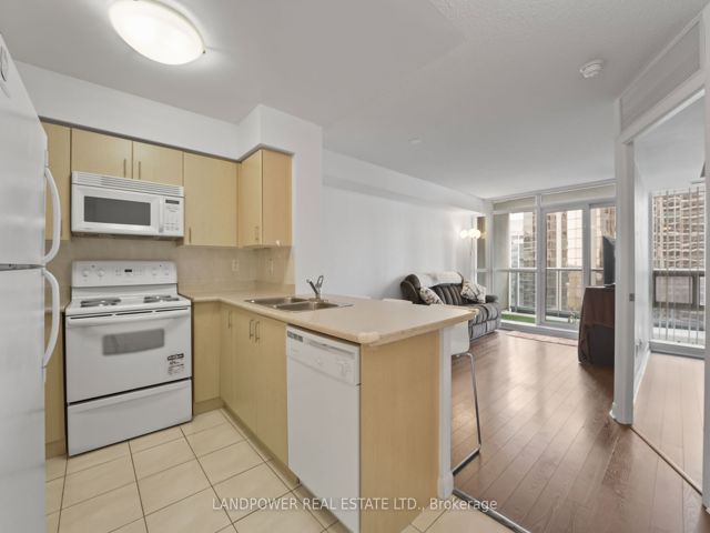 1701 - 4978 Yonge St