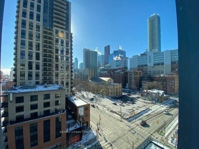 903 - 60 Shuter St