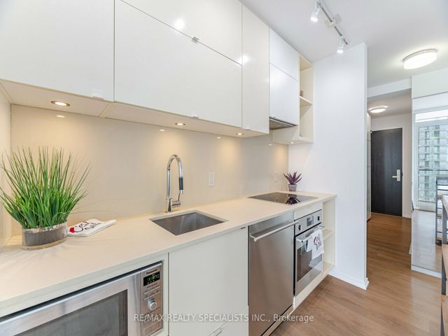 3012 - 125 Peter St