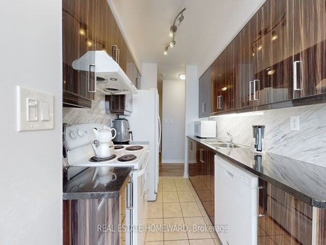 1205 - 2 Rean Dr