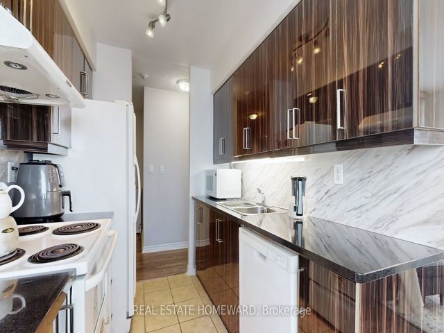 1205 - 2 Rean Dr