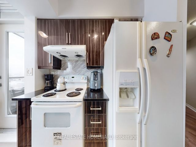 1205 - 2 Rean Dr