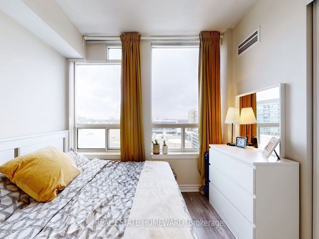 1205 - 2 Rean Dr