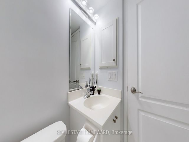 1205 - 2 Rean Dr