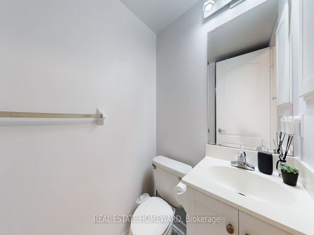 1205 - 2 Rean Dr
