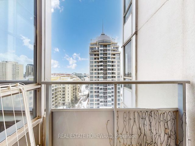 1205 - 2 Rean Dr