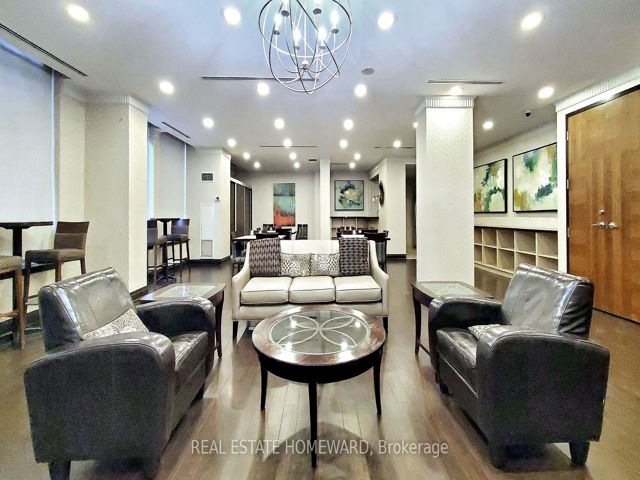 1205 - 2 Rean Dr