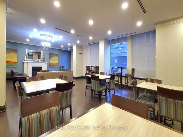 1205 - 2 Rean Dr