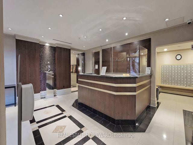 1205 - 2 Rean Dr