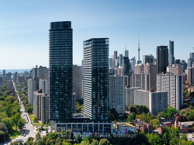 419 - 585 Bloor St E