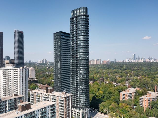 419 - 585 Bloor St E