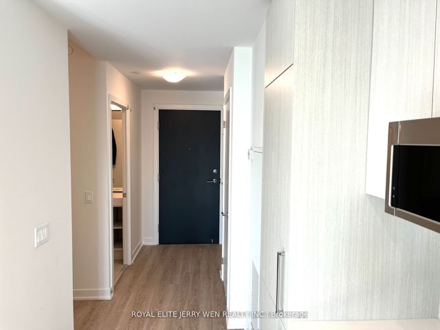 613 - 250 Lawrence Ave W