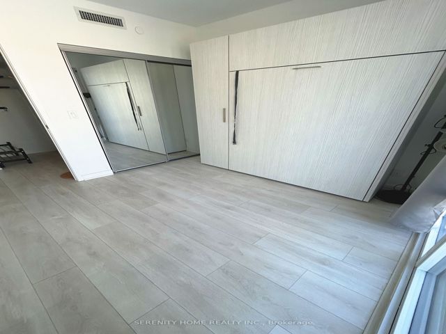 1012 - 18 Maitland Terr