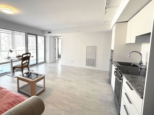 1012 - 18 Maitland Terr
