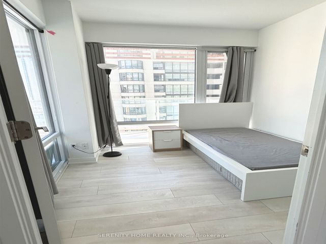 1012 - 18 Maitland Terr