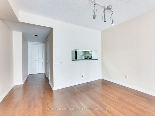 701 - 71 Simcoe St