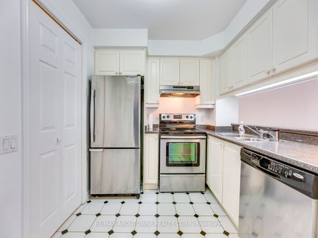 701 - 71 Simcoe St