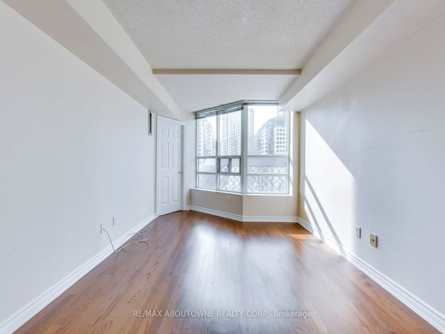 701 - 71 Simcoe St