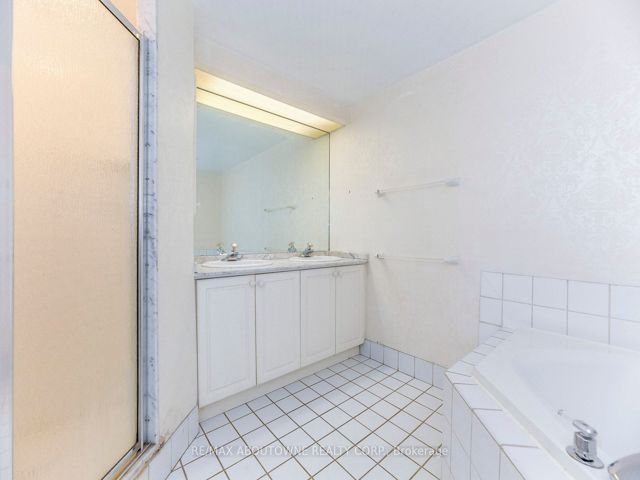 701 - 71 Simcoe St