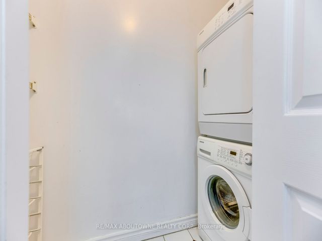 701 - 71 Simcoe St