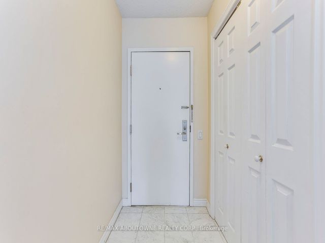 701 - 71 Simcoe St