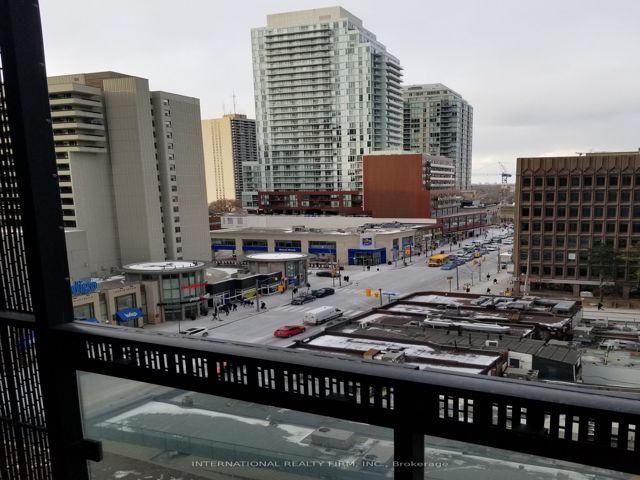 608 - 8 Eglinton Ave E